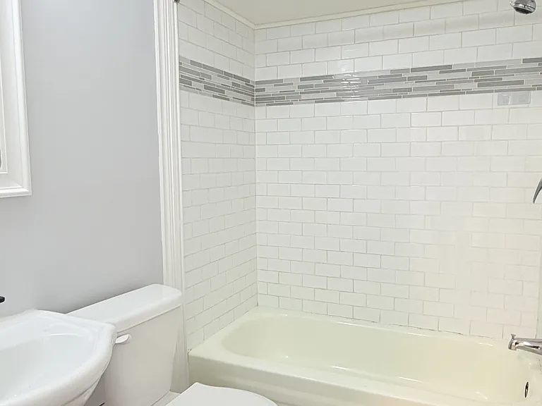 581 Pierre Ave #5 — Photo 6