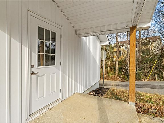 3rd image of 307 N Bogle St