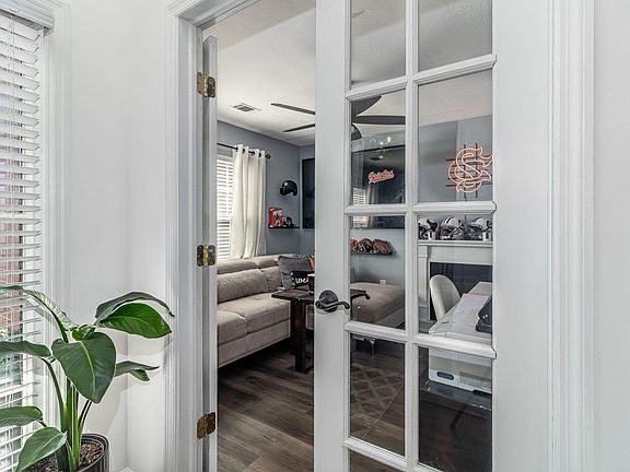 5th image of 4081 Quinn Drive