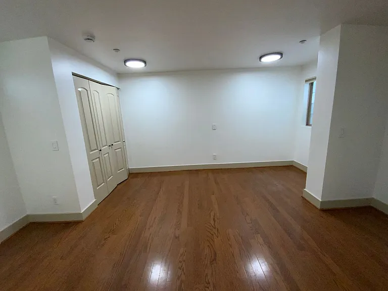 445 E Ave — Photo 25