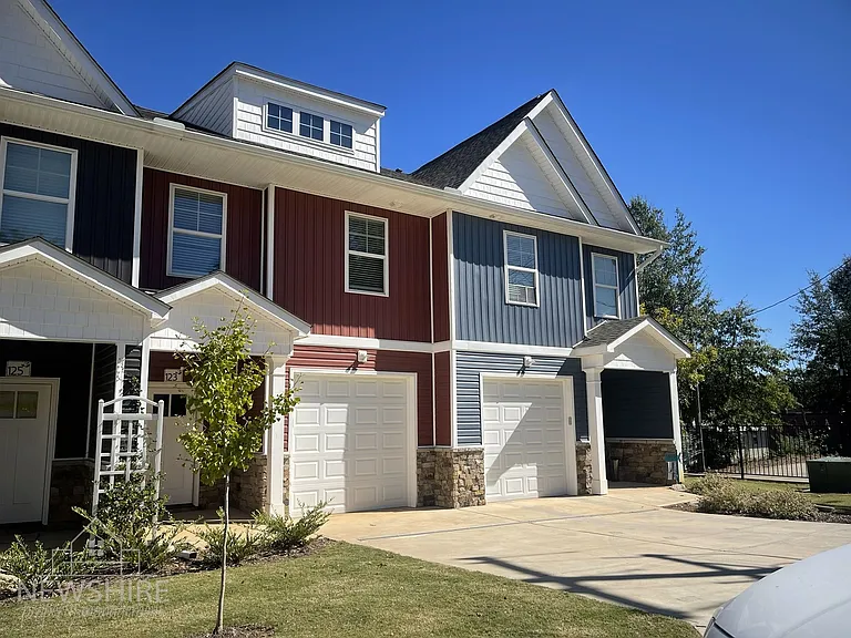Townes at Converse Luxury Townhomes — Photo 55