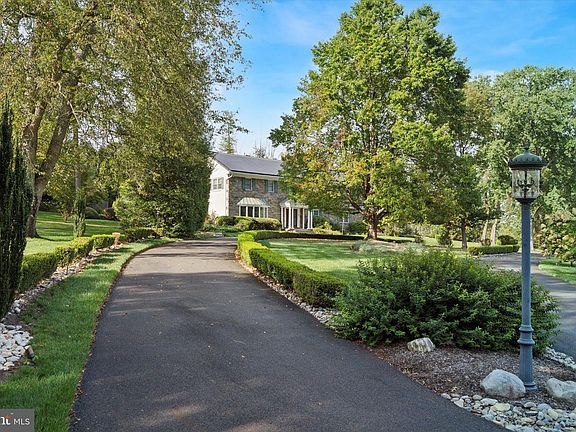 4th image of 1087 Mount Eyre Rd