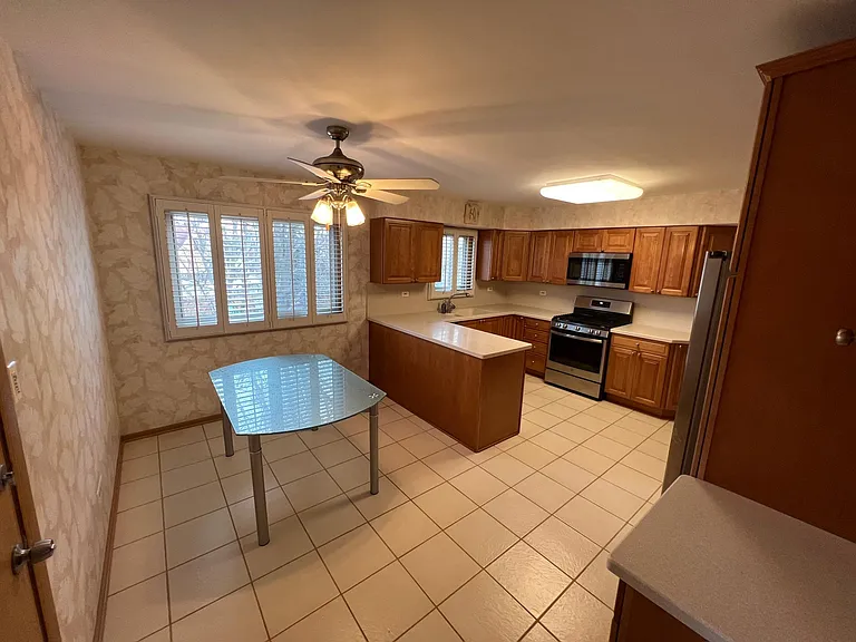 653 N Northwest Hwy #1 — Photo 4