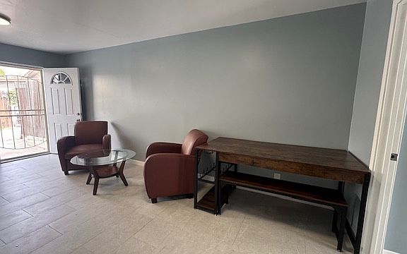 3rd image of 808 Saint Louis Ave #1/2