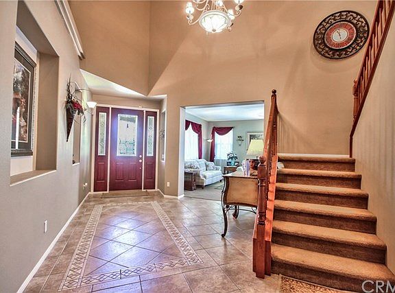 4th image of 33304 Barrington Dr