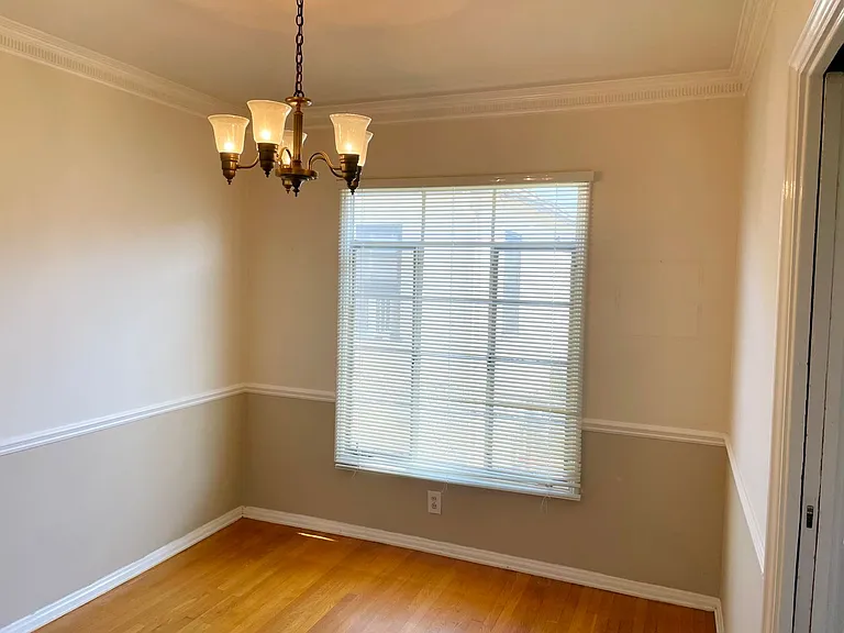 3200 Rowena Ave — Photo 9