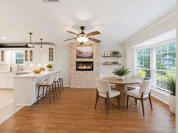 4th image of 8102 Durklyn Ln