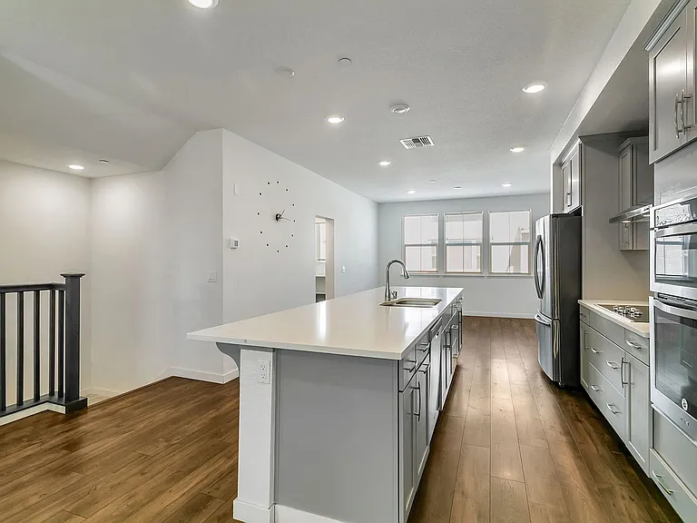 1543 Rucker Pl — Photo 5