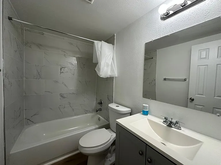 3616-3660 NE 11th Ave — Photo 13
