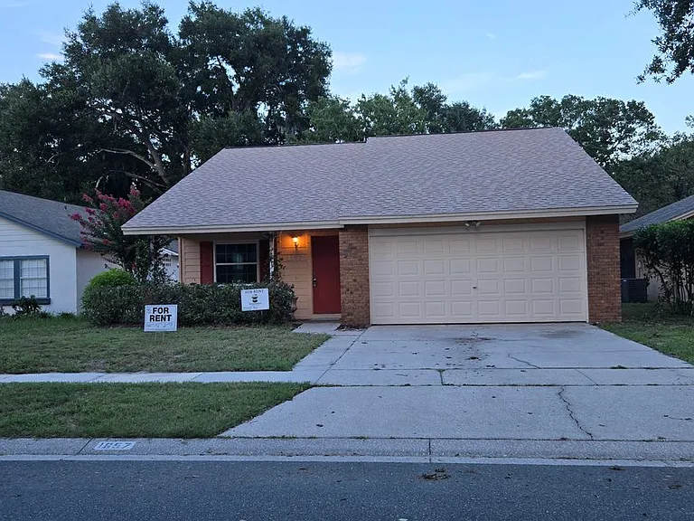 1657 Tremont Ln — Photo 12
