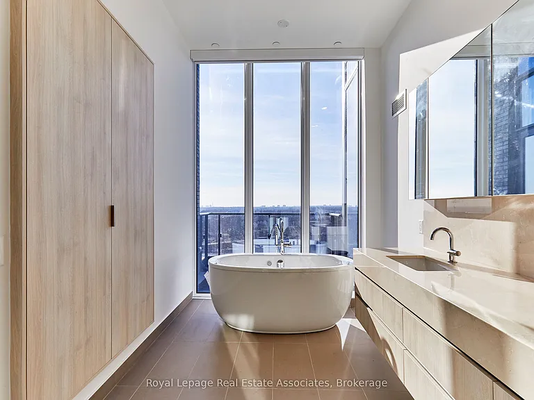 21 Park St E #1803 — Photo 23