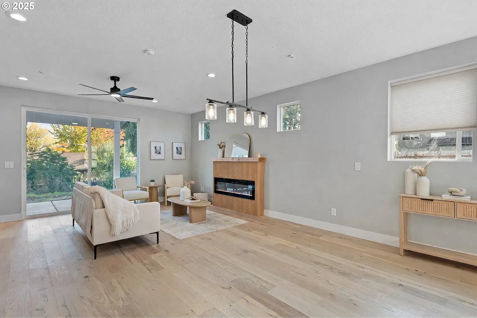 4 bed, 2.5 bath, 1888 sqft, $1,100 — Photo 4