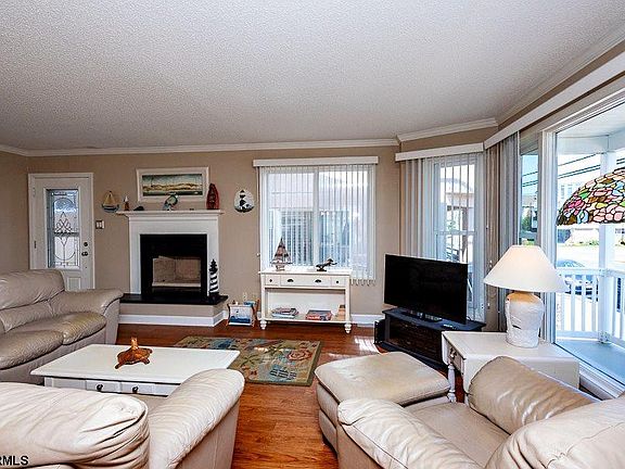 3rd image of 4108 Central Ave #1