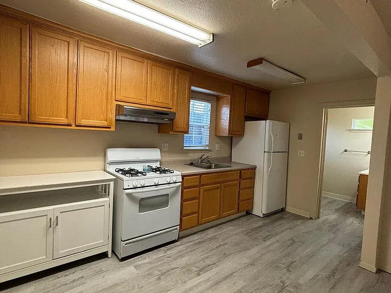 6905 Brentwood Blvd — Photo 1