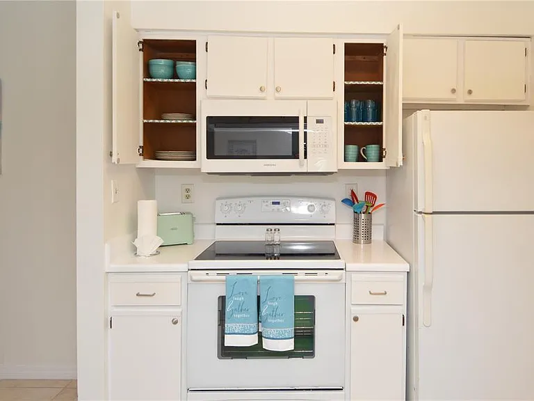 8625 Mallard Reserve Dr #101 — Photo 5