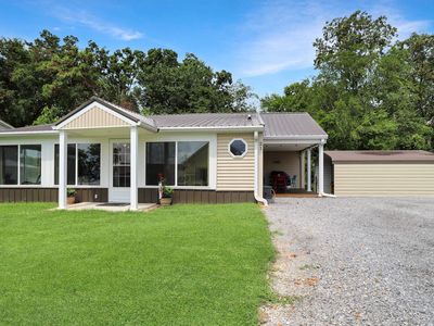 21 Lake Shore Dr, New Concord, KY, 42076