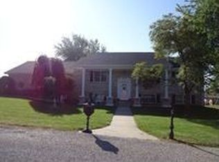 301 Shoshone Rd, Hiawatha, KS 66434