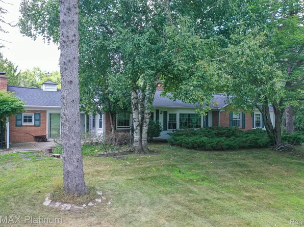 205 Jayne Rd, Fenton, MI 48430