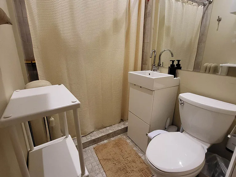1127 W Farwell Ave #208 — Photo 10