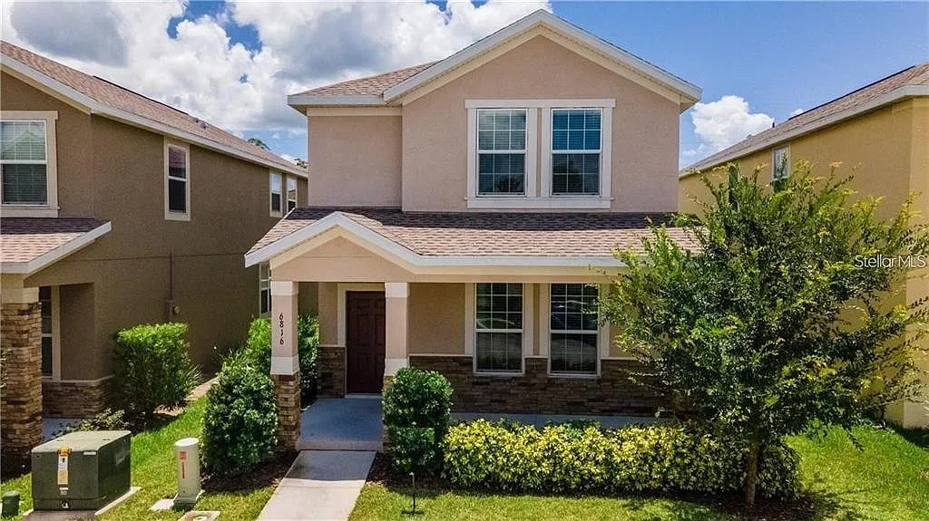 3 bed, 2.5 bath, 2008 sqft, $2,500 — Photo 1