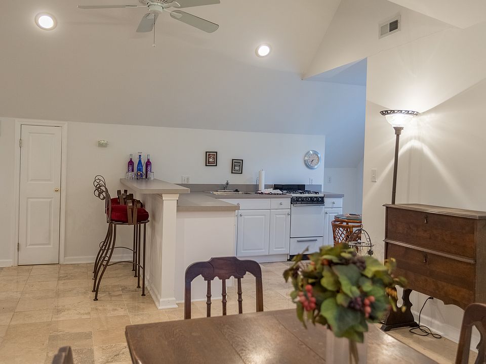 1st image of 10769 Roanna Ln