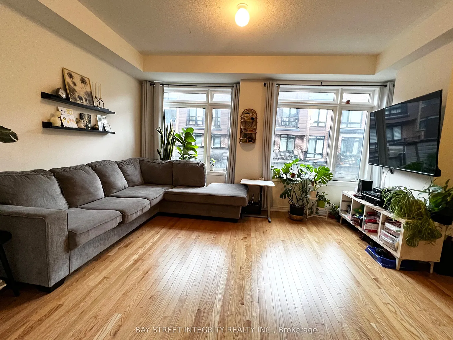 3 bed, $2,990 — Photo 4