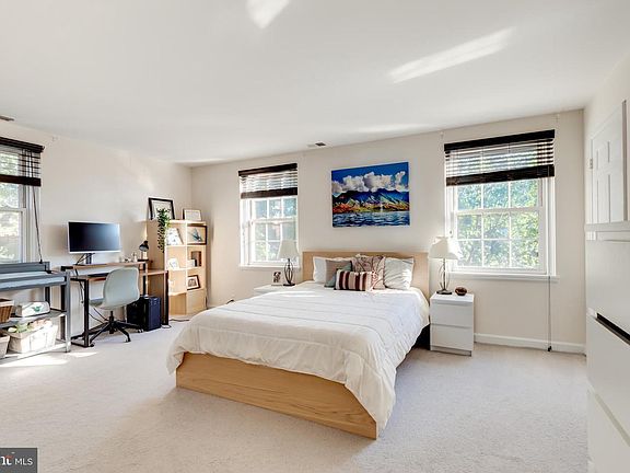 Main level bedroom #1