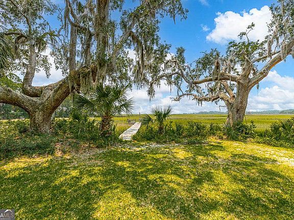 5th image of 526 Old Mission Rd