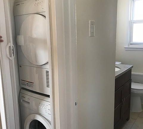 3rd image of 163 Reid Ave Floor 2
