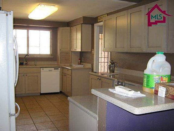 5th image of 2020 Gladys Dr