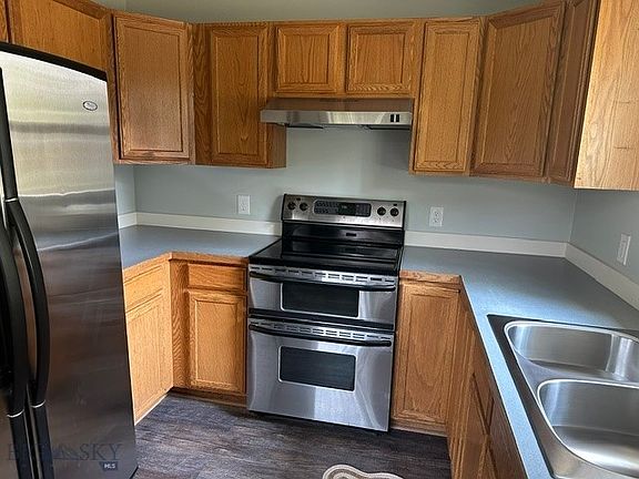 3rd image of 608 S 10th Ave
