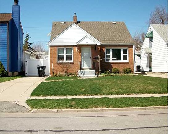2nd image of 216 Edgewood Ave