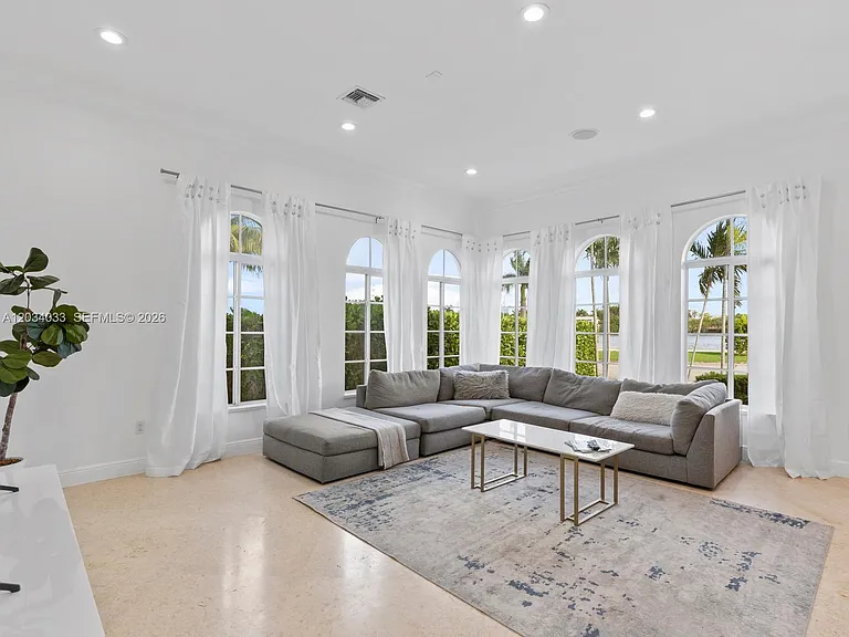 1223 Jackson St — Photo 8