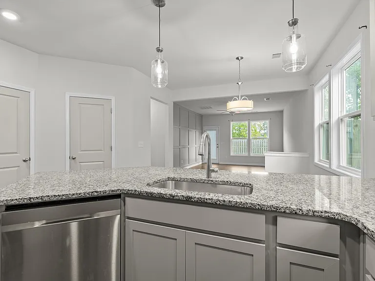 596 Count Fleet Ct — Photo 20