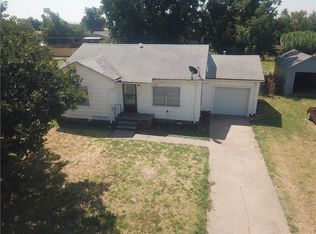1028 E Liveoak St, Altus, OK 73521