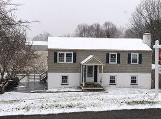 10 Rolling Hills Ln, Coatesville, PA 19320