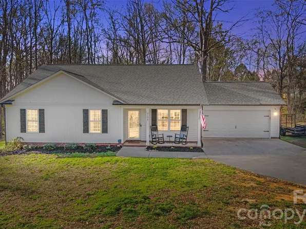 2136 Moose Rd, Kannapolis, NC 28083