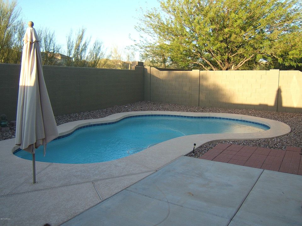 1st image of 2532 W Warren Dr