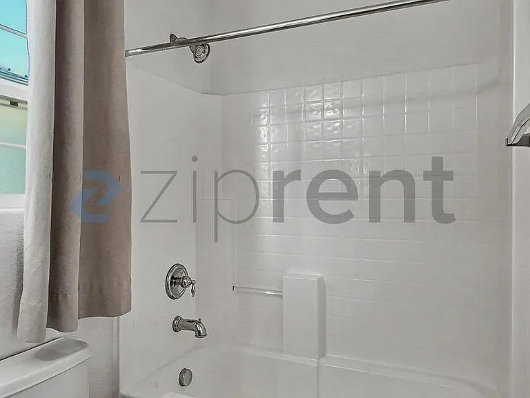 8464 Roseto Rd — Photo 30