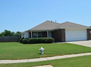 110 N Sable St, Farmington, AR 72730