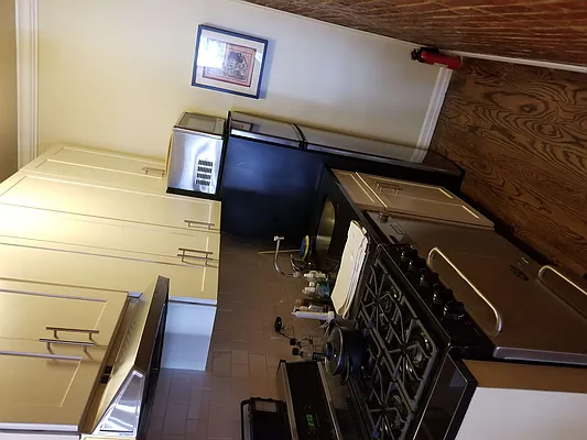 Rented by Miriam Izsak Realty  LLC | media 10