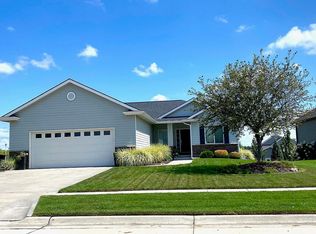 900 Ridge Road Pl, Hickman, NE 68372