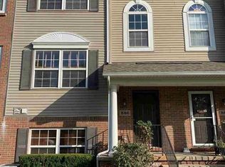 864 Eagle Dr, Fenton, MI 48430