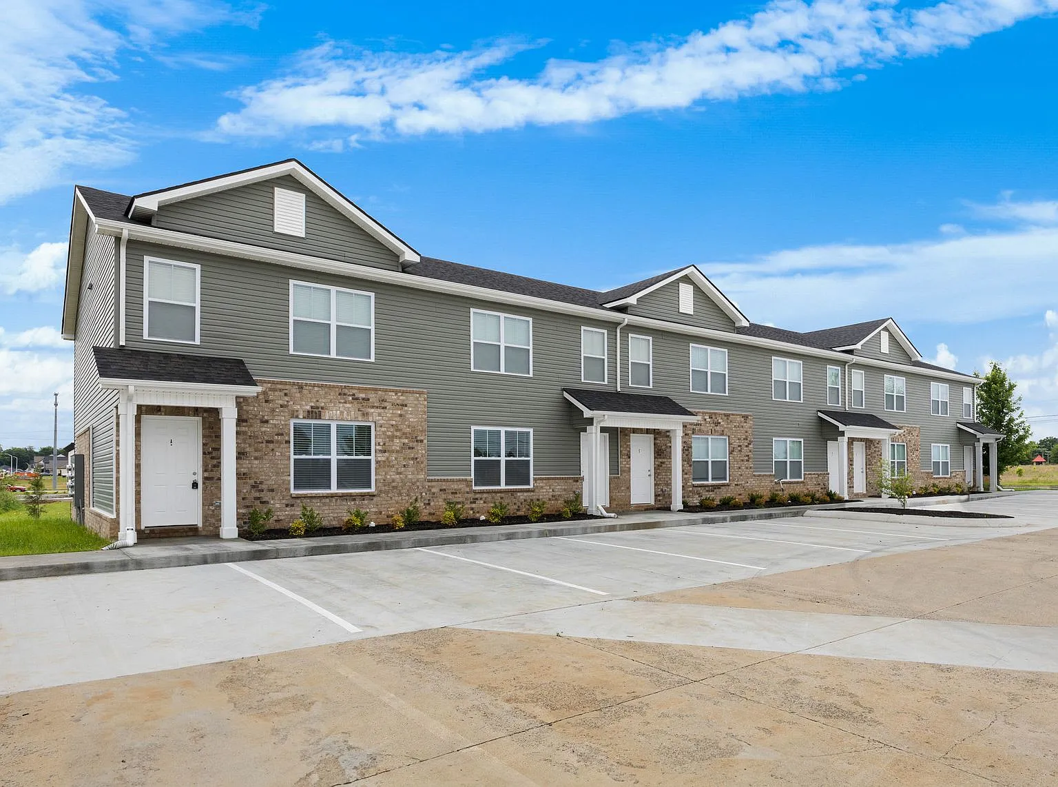 2201 Eldos Trace Cir — Photo 3