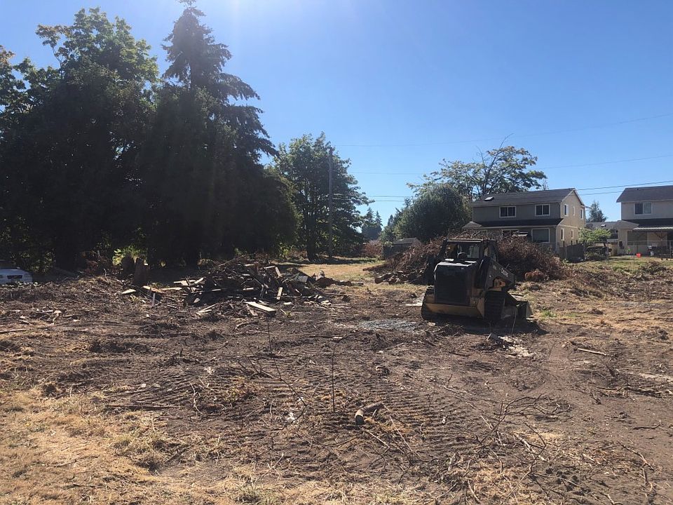 2nd image of 1324 E 57th St