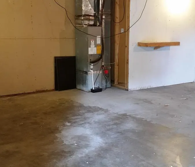Unfinished basement/garage