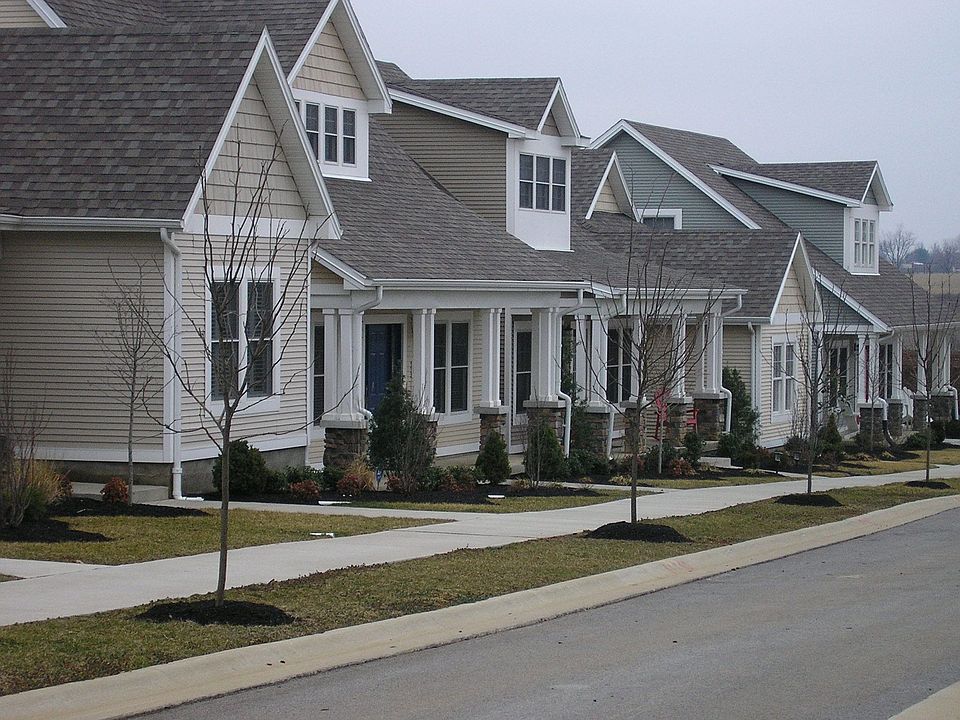 2nd image of 128 Old Towne Walk