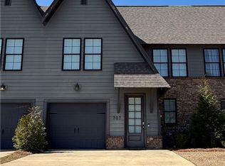 707 Cyprus Cove Dr, Auburn, AL 36830