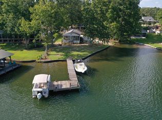 222 Beach Dr, Ninety Six, SC 29666