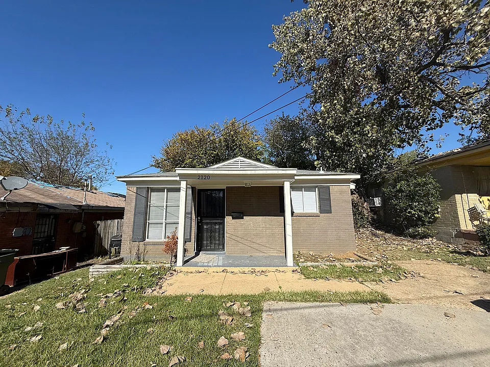 2120 Bennett Ave
